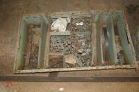 TRAY OF CHAIN LINKAGE - 2