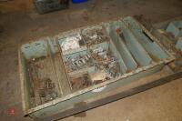 TRAY OF CHAIN LINKAGE - 3