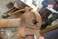 WOODEN 186B/1 BENCH VICE - 6
