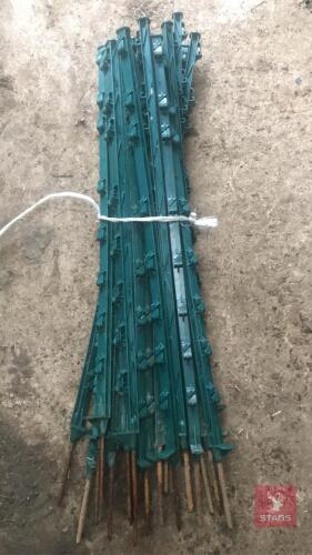 X45 GREEN RUTLAND PLASTIC FENCING STAKES