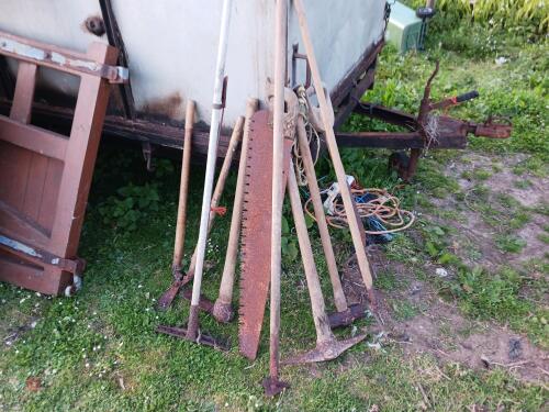 10 HAND TOOLS