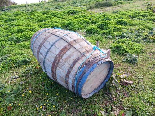 WOODEN WATER BUTT