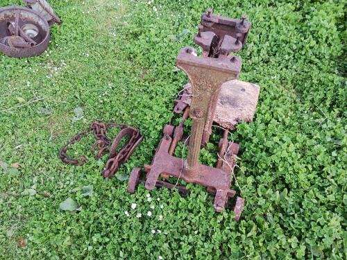SHOE DRAG, CHAIN AND VINTAGE SCALES