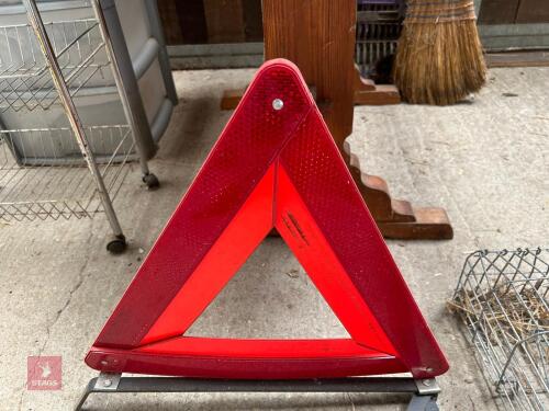 WARNING TRIANGLE
