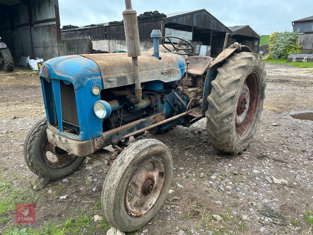 1960 FORDSON MAJOR 2WD TRACTOR (S/R)