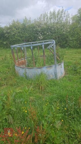 CATTLE RING FEEDER