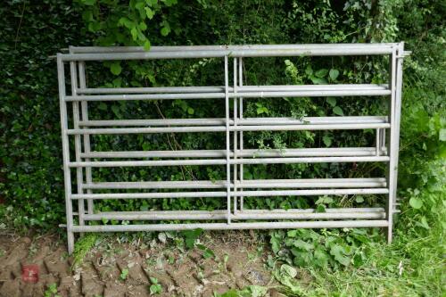 3 IAE 8' CATTLE HURDLES