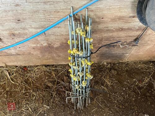 20 GALVANISED RAPPA FENCING STAKES (2)
