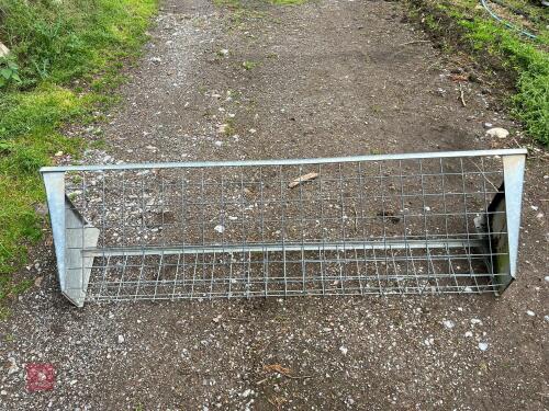 6' GALVANISED HAY RACK (43)