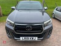 2019 TOYOTA HILUX INVINCIBLE X PICK UP - 4