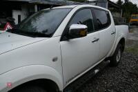 2015 MITSUBISHI TROJAN 2.5L 200 PICK UP - 9