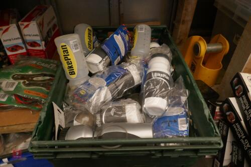 TRAY OF BIKE BOTTLES & HOLDERS