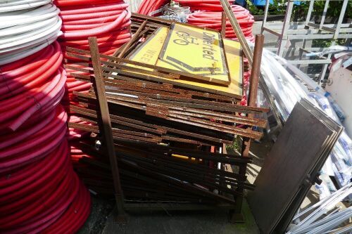 STILLAGE OF ROAD SIGNS