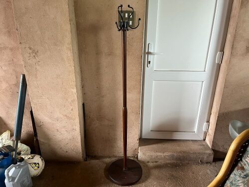 COAT HANGER & STAND