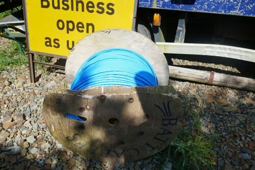 BLUE ROLL OF ARMOWED CABLE