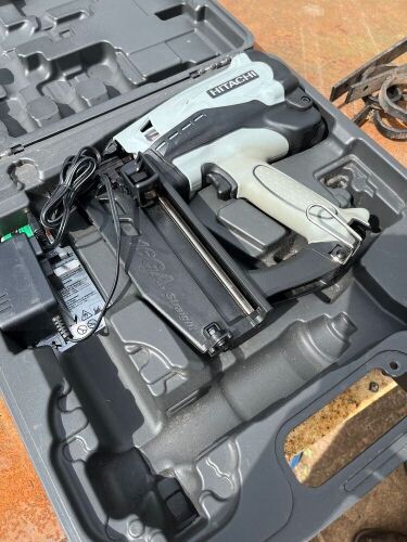 HITACHI NAIL GUN