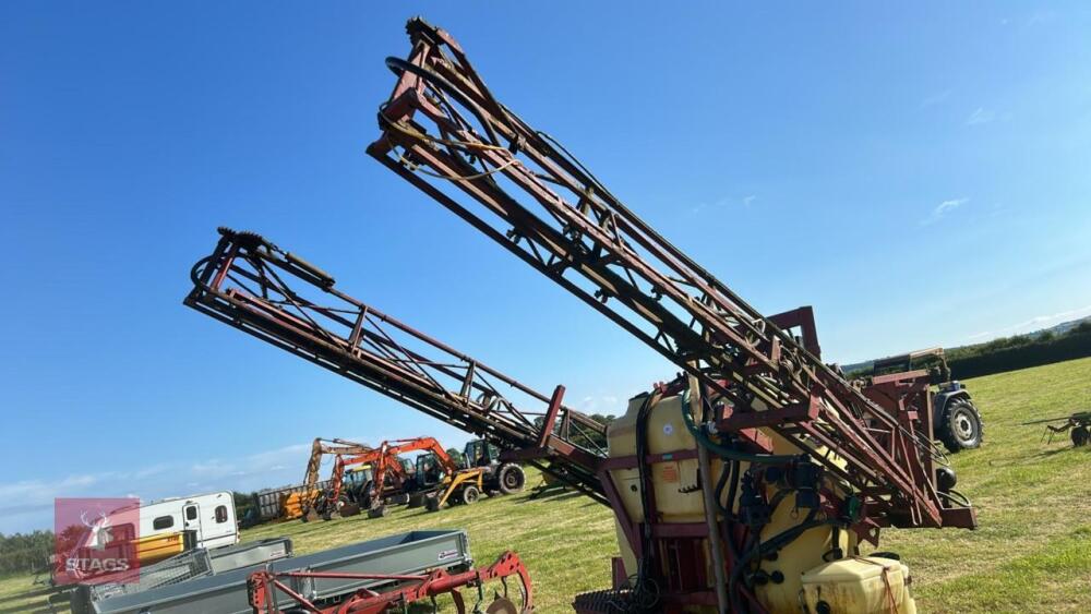 HARDI 1200L MOUNTED CROP SPRAYER