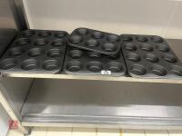 4 CAKE TINS - 5
