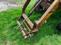 INTERNATIONAL 885 2WD LOADER TRACTOR - 4