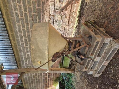 FERTILISER SPINNER