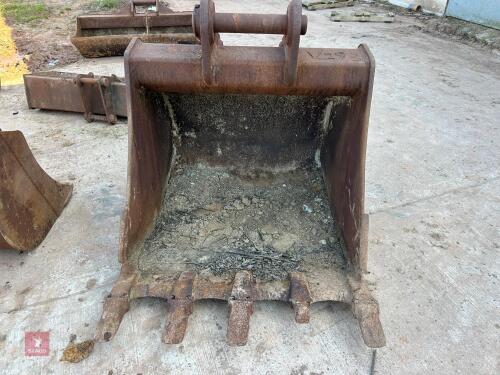 45'' EACOGP DIGGING BUCKET WITH TEETH (3