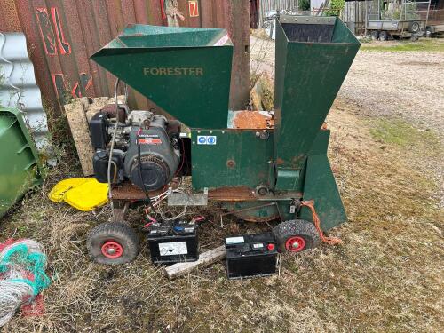 GLOBE FORESTER PETROL WOOD CHIPPER