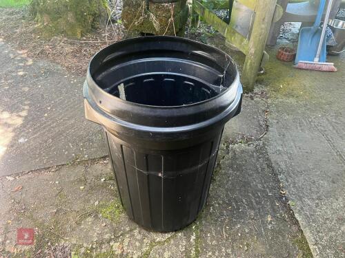 4 PLASTIC BINS