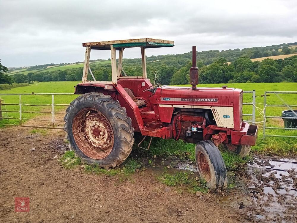 1973 INTERNATIONAL 574 2WD TRACTOR
