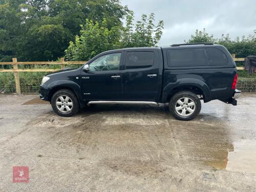 2012 TOYOTA HILUX INVINCIBLE