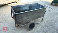 METAL HIGH CAPACITY HAY BARROW