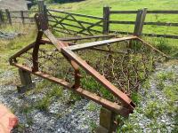 13' FOLDING MOUNTED CHAIN HARROWS