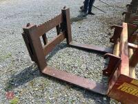 SET OF HEAVY DUTY PALLET FORKS - 2