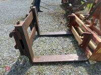 SET OF HEAVY DUTY PALLET FORKS - 3
