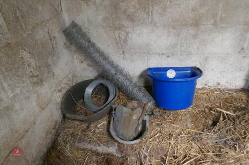 HOOK OVER FEEDER, DRINKING BOWL ETC