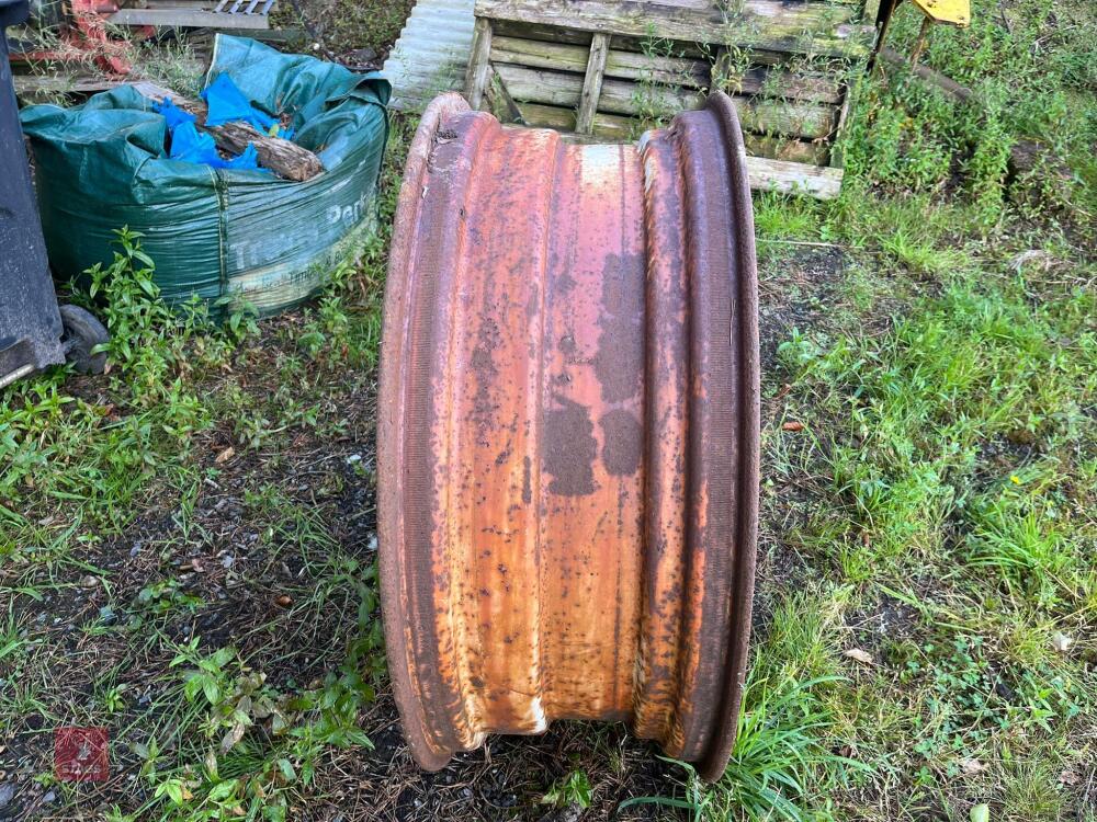 FORD 16.9 R38 WHEEL CENTER
