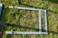 2 GALVANISED SHEEP FEEDER FRAMES (100) - 5