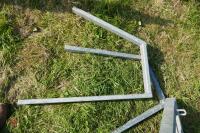 3 GALVANISED SHEEP FEEDER FRAMES (101) - 4