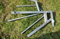3 GALVANISED SHEEP FEEDER FRAMES (101) - 5