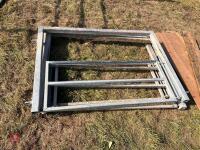 4 X 4' 4'' GATED SECTIONS - 4