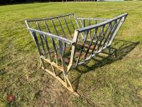 GALVANISED CRADDLE BALE FEEDER - 2
