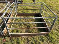 5' SQUARE BALE FEEDER (119) - 2