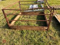 5' SQUARE BALE FEEDER (129) - 5