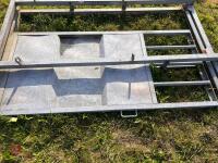 GALVANISED CATTLE RACE SLIDING GATE (131 - 4