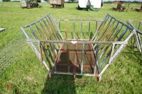 GALV SHEEP ROUND BALE CRADLE (49) - 2