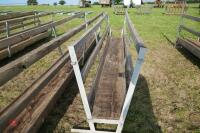 2 SHEEP LAMBING FEEDERS (87) - 4