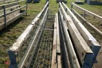 2 SHEEP LAMBING FEEDERS (89) - 4
