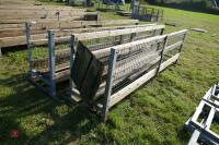 2 SHEEP LAMBING FEEDERS (94) - 5