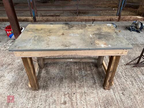 WORKBENCH/ TABLE