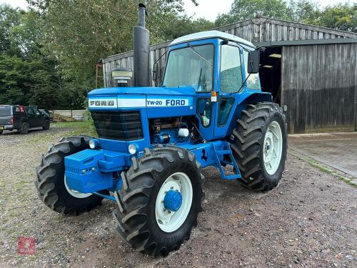 1982 FORD TW-20 4WD TRACTOR