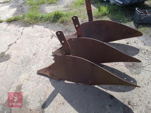 4 KVERNELAND NO.8 PLOUGH SPARES